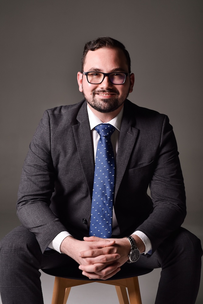 DR. CÉSAR ALONSO VERDEJA ROBLES 