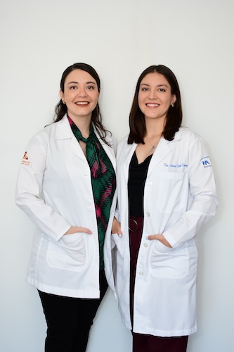 DRA. MICHELLE DÁVILA Y DRA. ADRIANA DÁVILA 